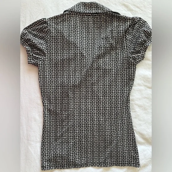 Black/White Collared Blouse - Picture 2 of 4